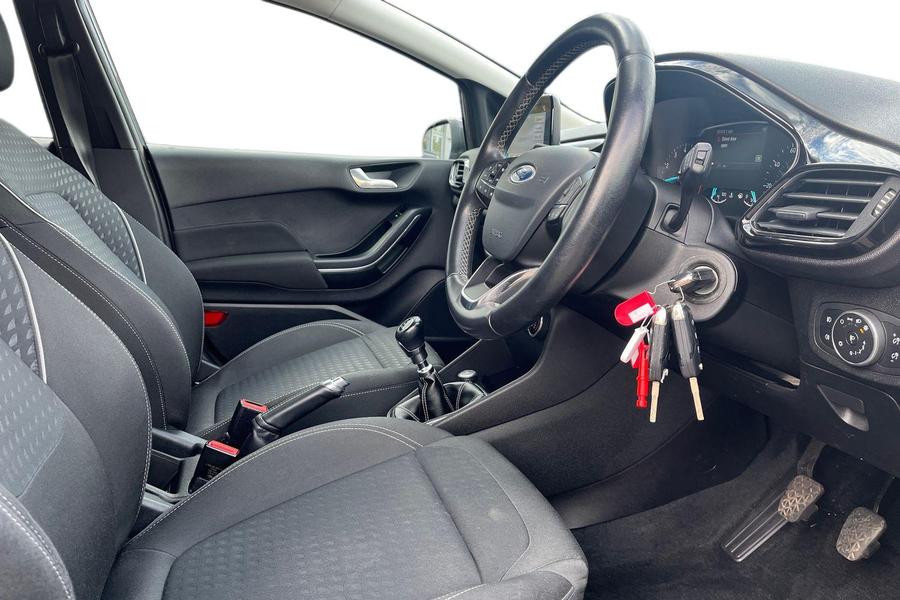 Ford FIESTA Photo autoimg-84bad5ae1d7260e8aede55ad7cd7f11e92eb4756.jpg