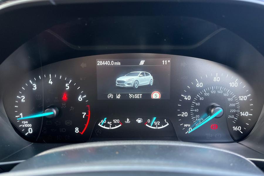 Ford FOCUS Photo autoimg-84c376b57b50024f1f04cd2e8be11e0ba45f5bbc.jpg