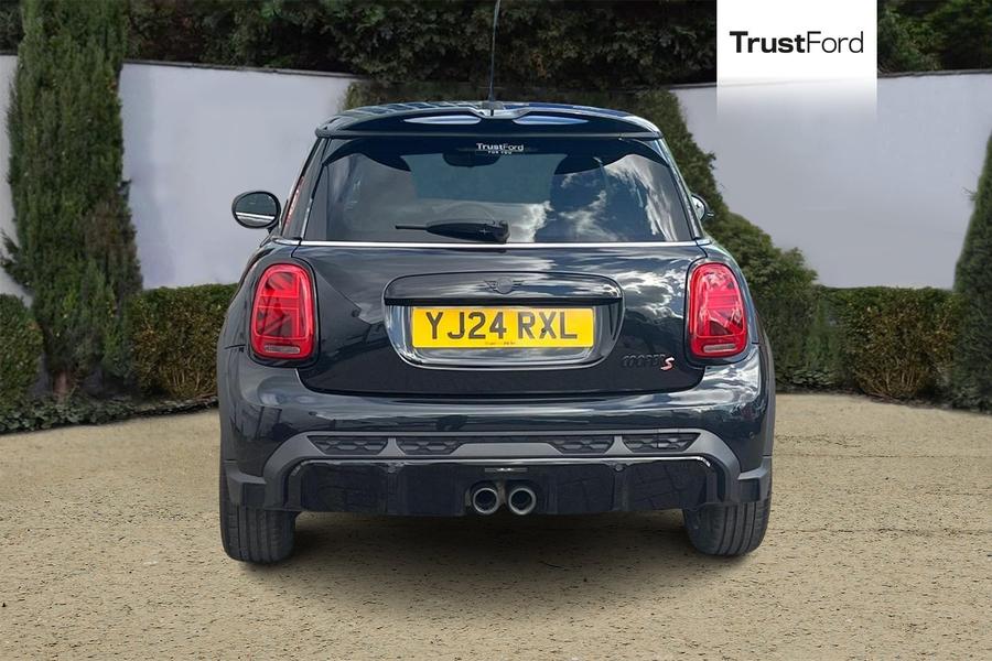 MINI Hatch Photo autoimg-84c591e6a2b4bba1772b2b7e923e2517aa4dd5ed.jpg