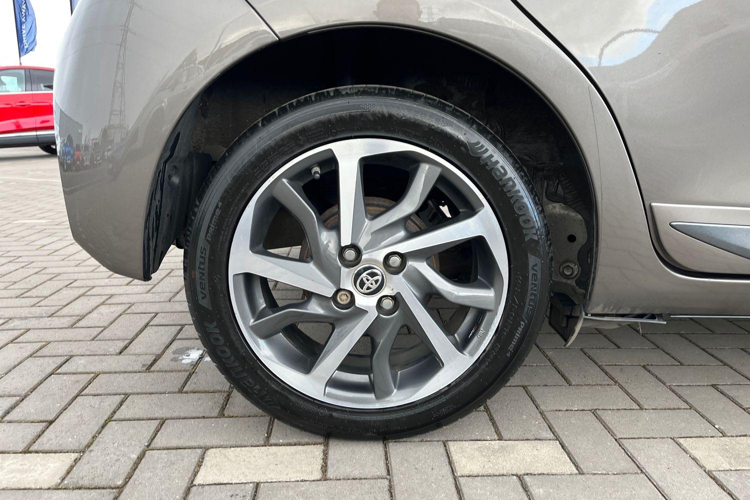 Toyota Yaris Photo 7