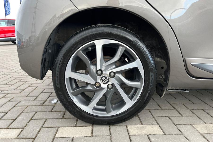 Toyota Yaris Photo autoimg-84c61daca902d9859e34cbce7b991df68e7395b4.jpg