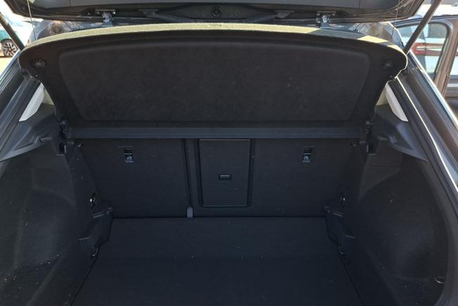VOLKSWAGEN T-Roc Photo 12