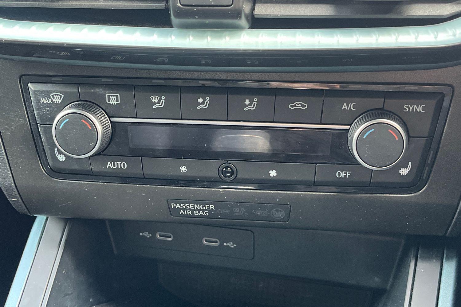 SEAT ARONA Photo 25