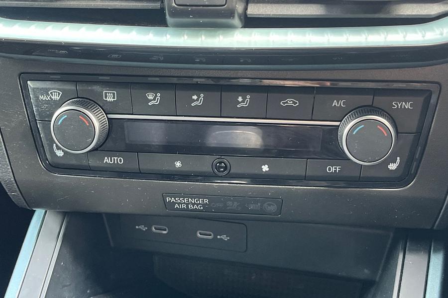 SEAT ARONA Photo autoimg-84cac433396e06da6e55618d610c5d0e788ab649.jpg