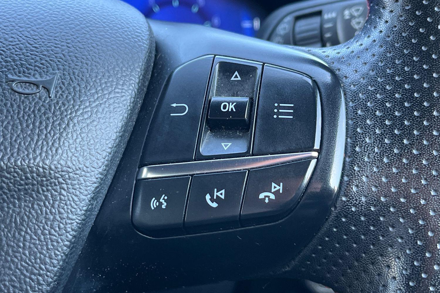Ford FOCUS Photo 32