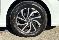 VOLKSWAGEN Polo Photo 5
