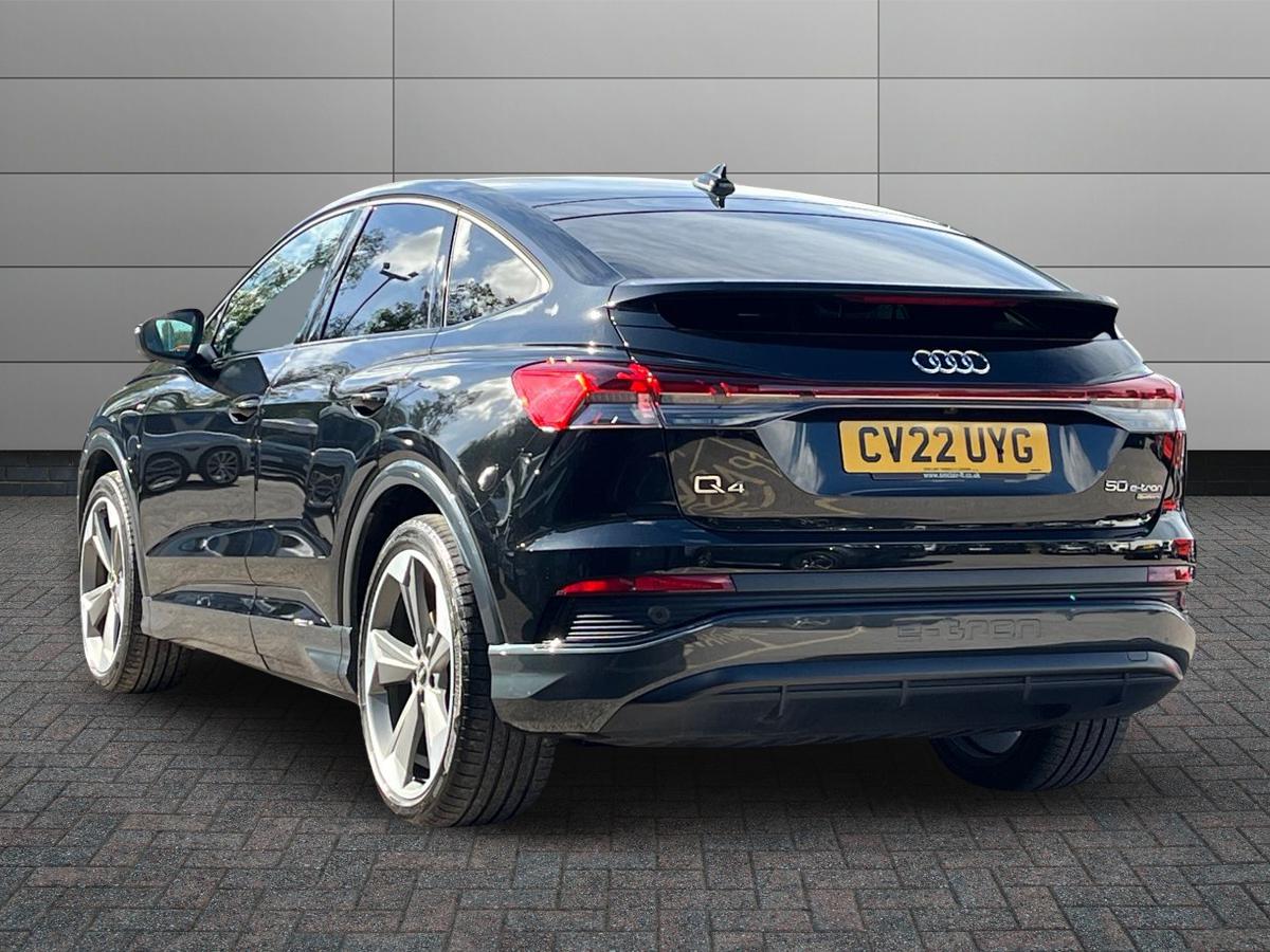 Audi Q4 e-tron Photo 1