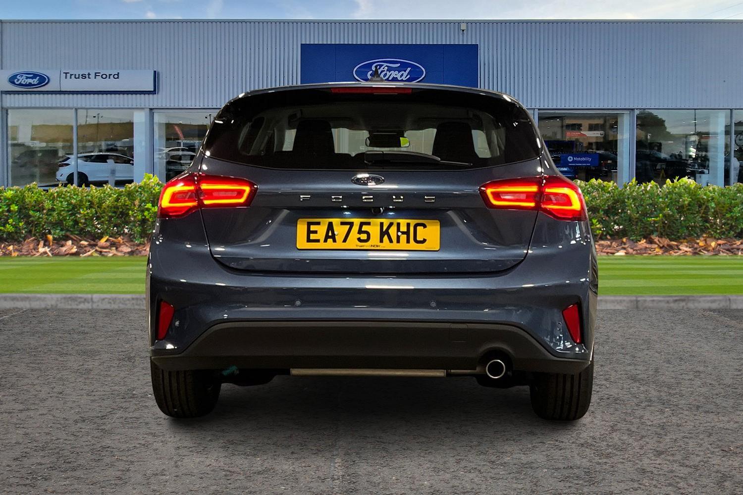 Ford Focus Photo 6
