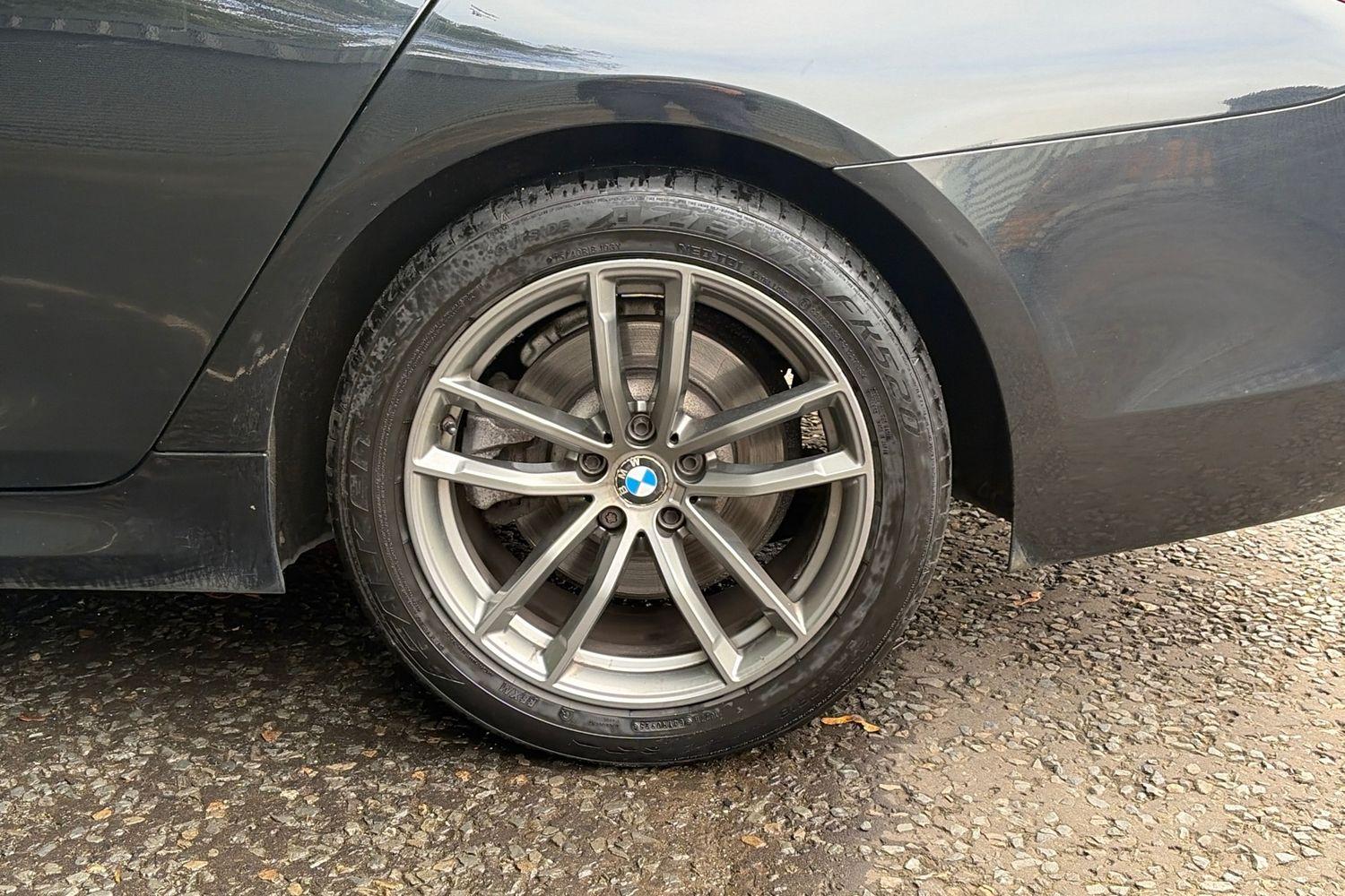 BMW 5 SERIES Photo 7