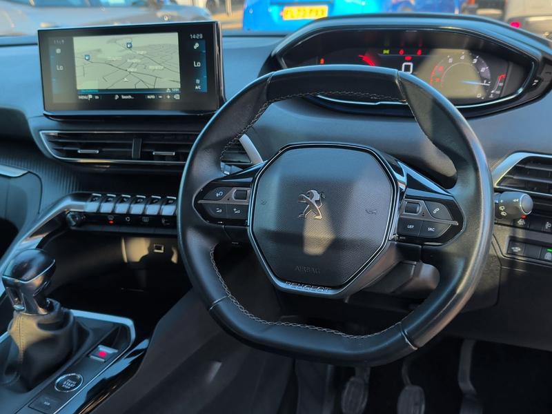 Used Peugeot 5008 NU71DXM 32