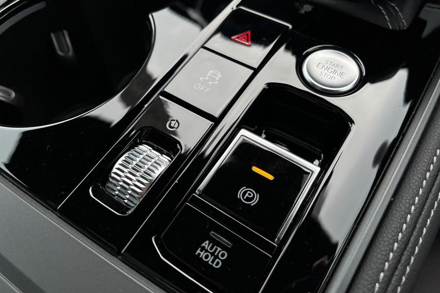 Volkswagen TOUAREG Photo autoimg-84d9df2910d06655a52b00e575dbcbbb6099f6b4.jpg