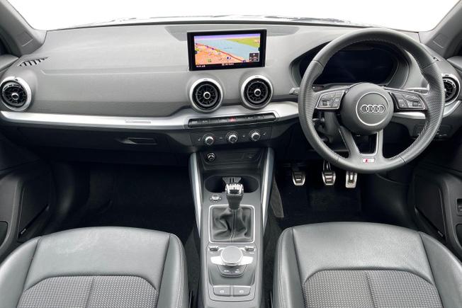 Audi Q2 Photo 10
