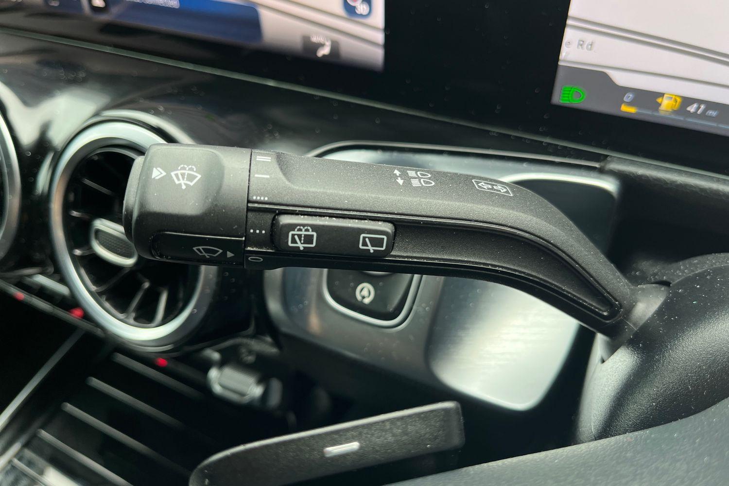 Mercedes-Benz GLB Photo 13