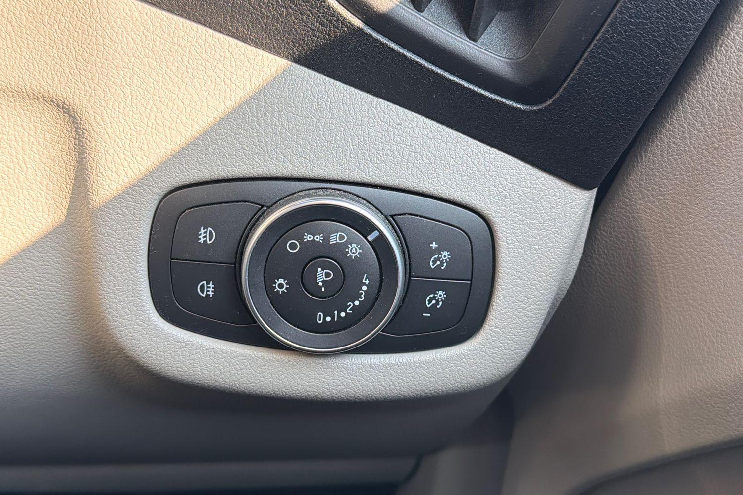 Ford TOURNEO CONNECT Photo 37