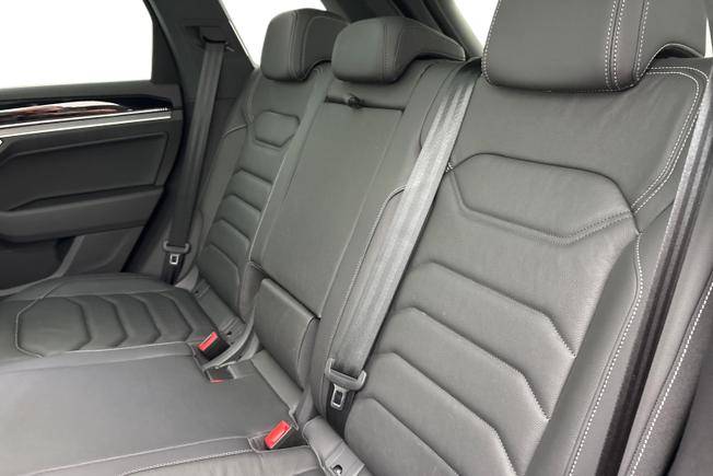 VOLKSWAGEN Touareg Photo 9