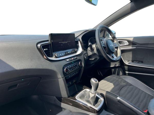 Kia Ceed Photo autoimg-84eb75639db0288323a8b1f14ddbeea99f2447d2.jpg