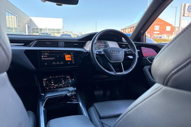 Audi e-tron Photo 36