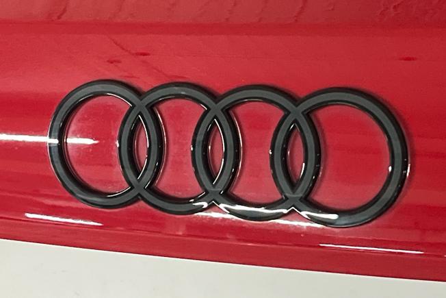 AUDI RS3 Photo 35