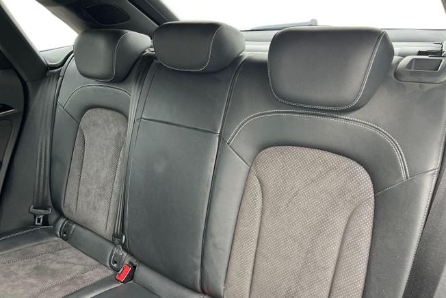 AUDI Q3 Photo 9