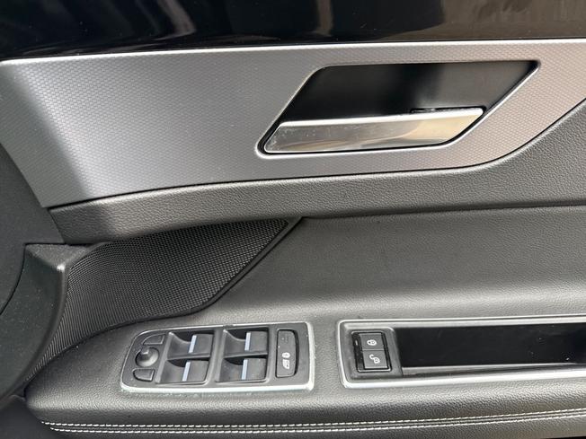 Jaguar XF Photo 28