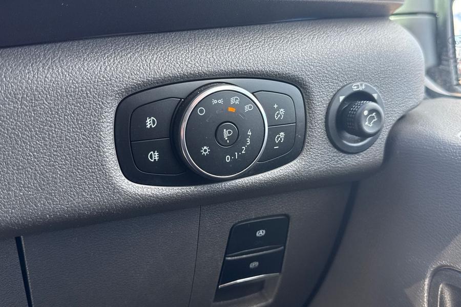 Ford TRANSIT Photo autoimg-84fdead5dfa7ac2ecba33ea9df72d13a791d8617.jpg