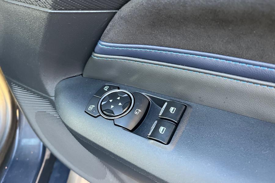 Ford MUSTANG Photo autoimg-85014b3636fce40bd3668b22384b58132037966e.jpg