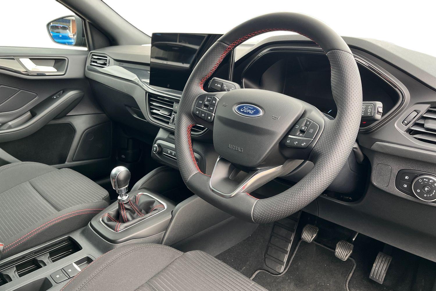 Ford FOCUS Photo 8