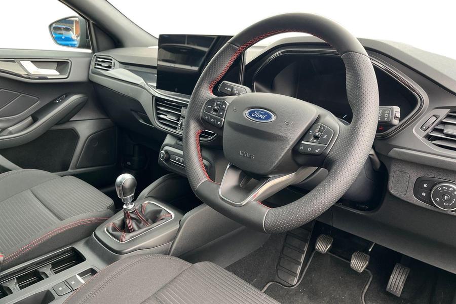 Ford FOCUS Photo autoimg-8501903e3d98636b1f29ff12d8986d2a34373f72.jpg