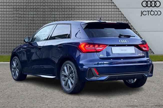 AUDI  A1 Photo 3