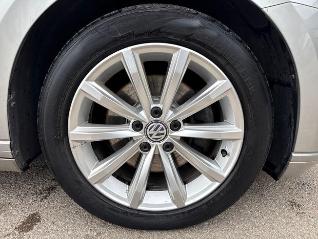 VOLKSWAGEN Passat Photo 31