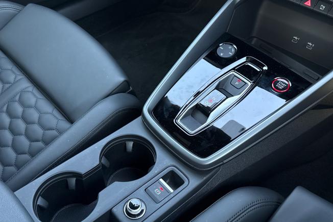 AUDI RS3 Photo 38