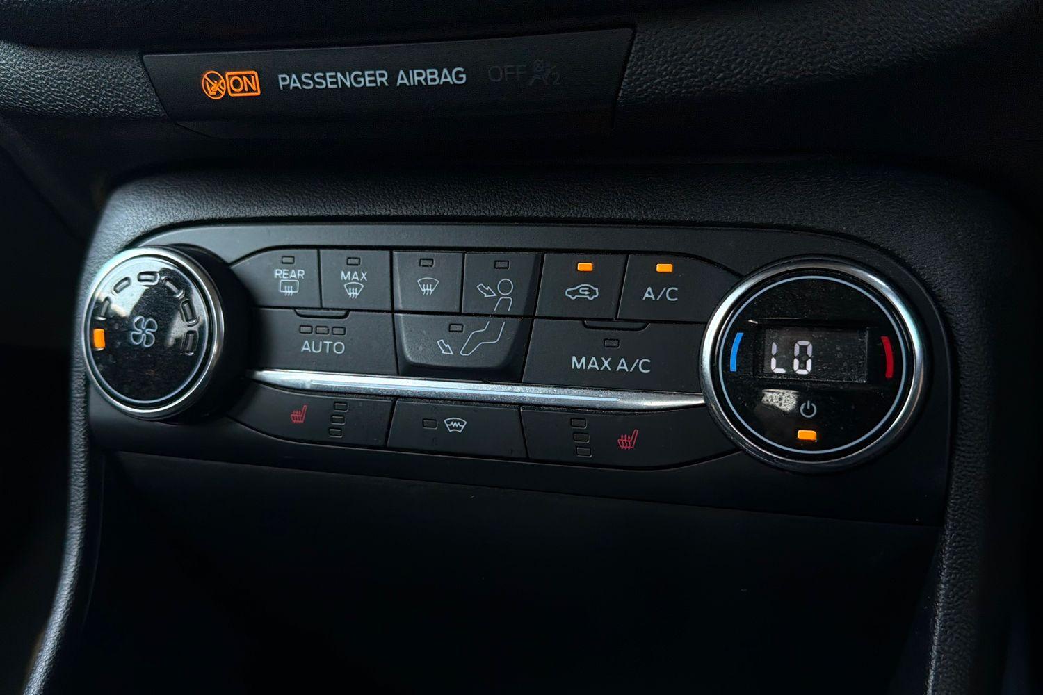 Ford FIESTA Photo 32