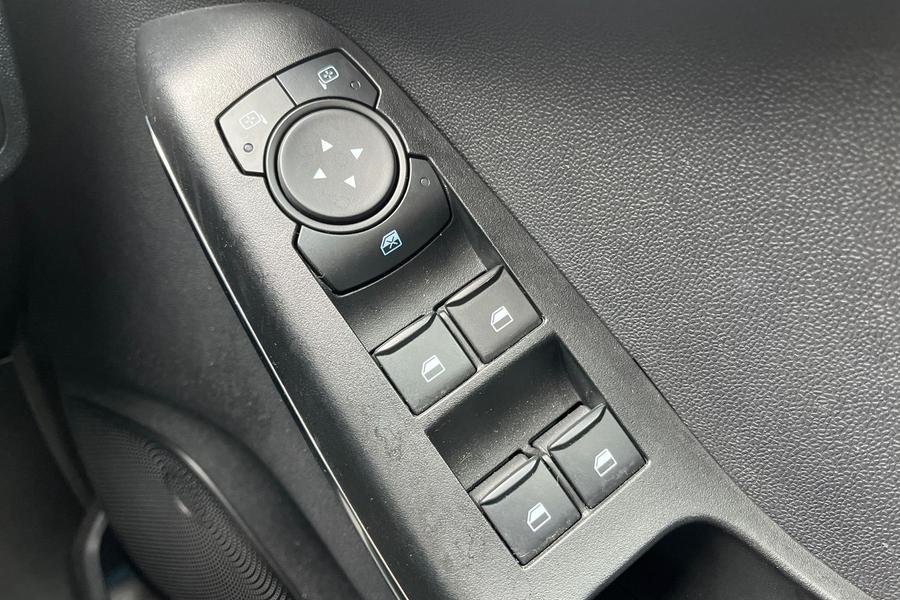 Ford FIESTA Photo autoimg-850e0ece394779fe9d068babfafd32560ef962b5.jpg