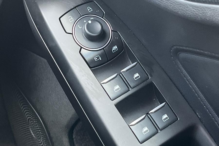 Ford FOCUS Photo autoimg-85132e190af45e47b1e669645594d608091148d5.jpg
