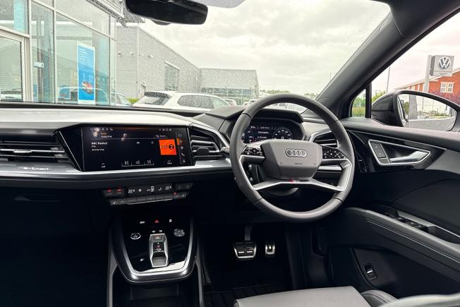AUDI  Q4 Photo 40
