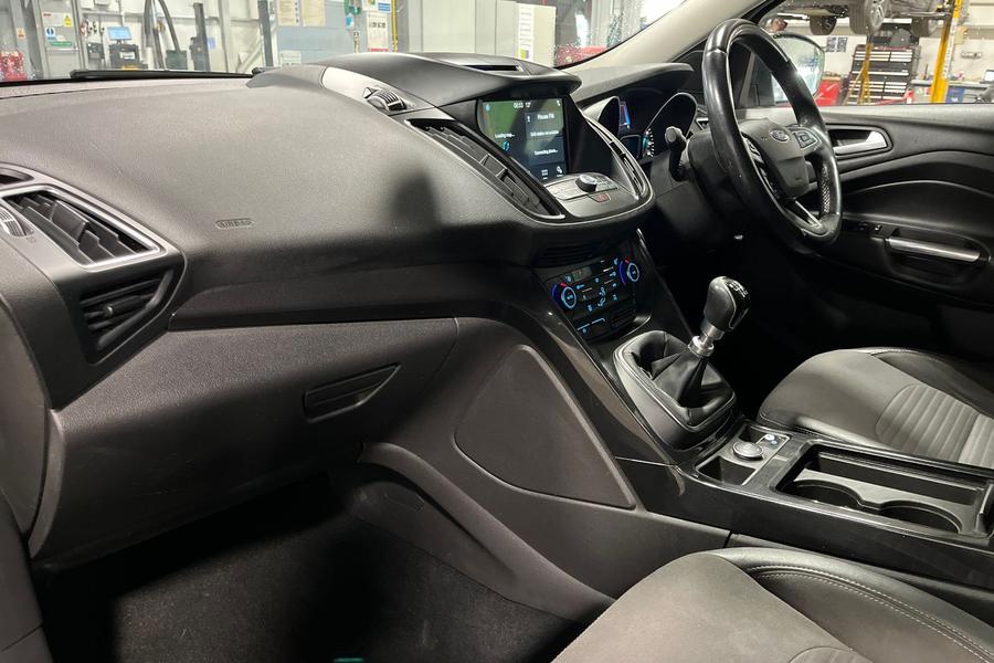 Ford KUGA Photo autoimg-851d63aa6b9e8af59d208138ea928b29e798e86d.jpg