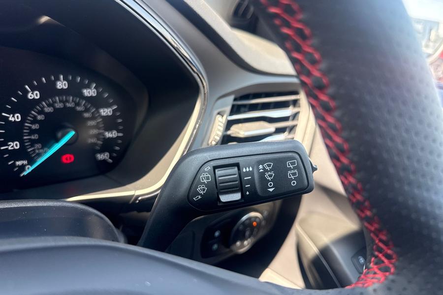 Ford FOCUS Photo autoimg-851f642b92dcbb70138d3bec92e876e77ae9a8ba.jpg