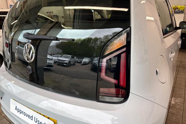 Volkswagen up! Photo 18