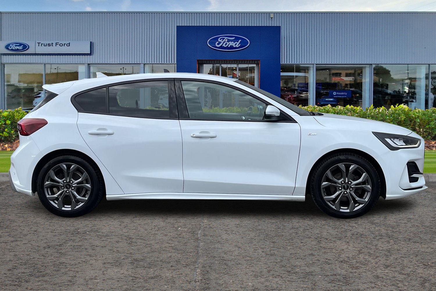 Ford FOCUS Photo 2