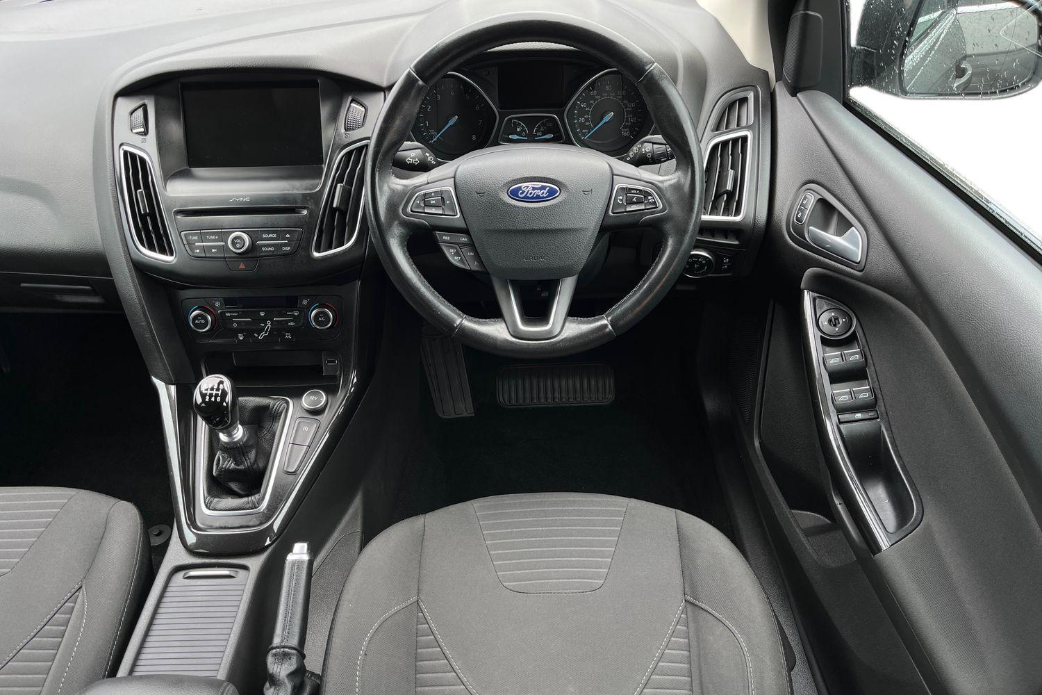 Ford Focus Photo 10