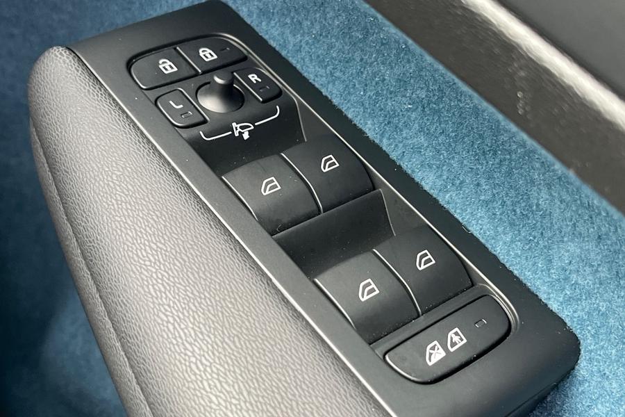 Volvo XC40 Photo autoimg-85239a1cc25751f7f04435e61fe57813f71d3f9e.jpg