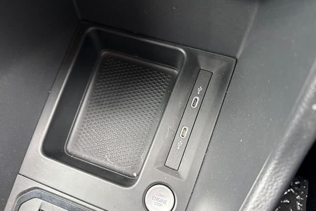 VOLKSWAGEN Caddy Photo 35