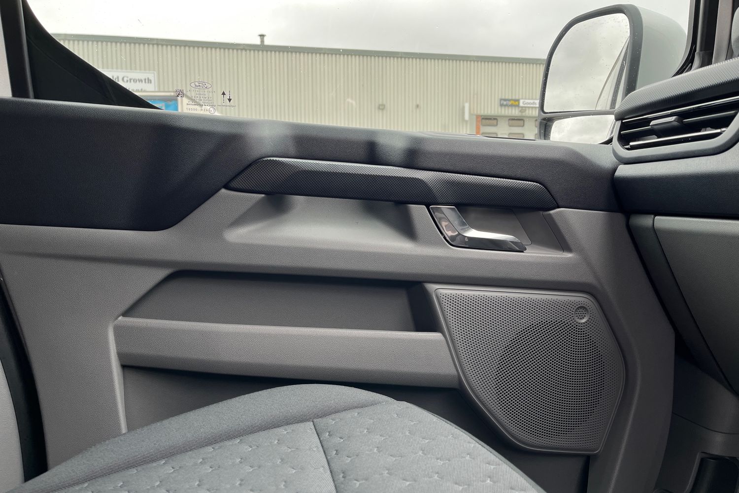 Ford TRANSIT CUSTOM Photo 35