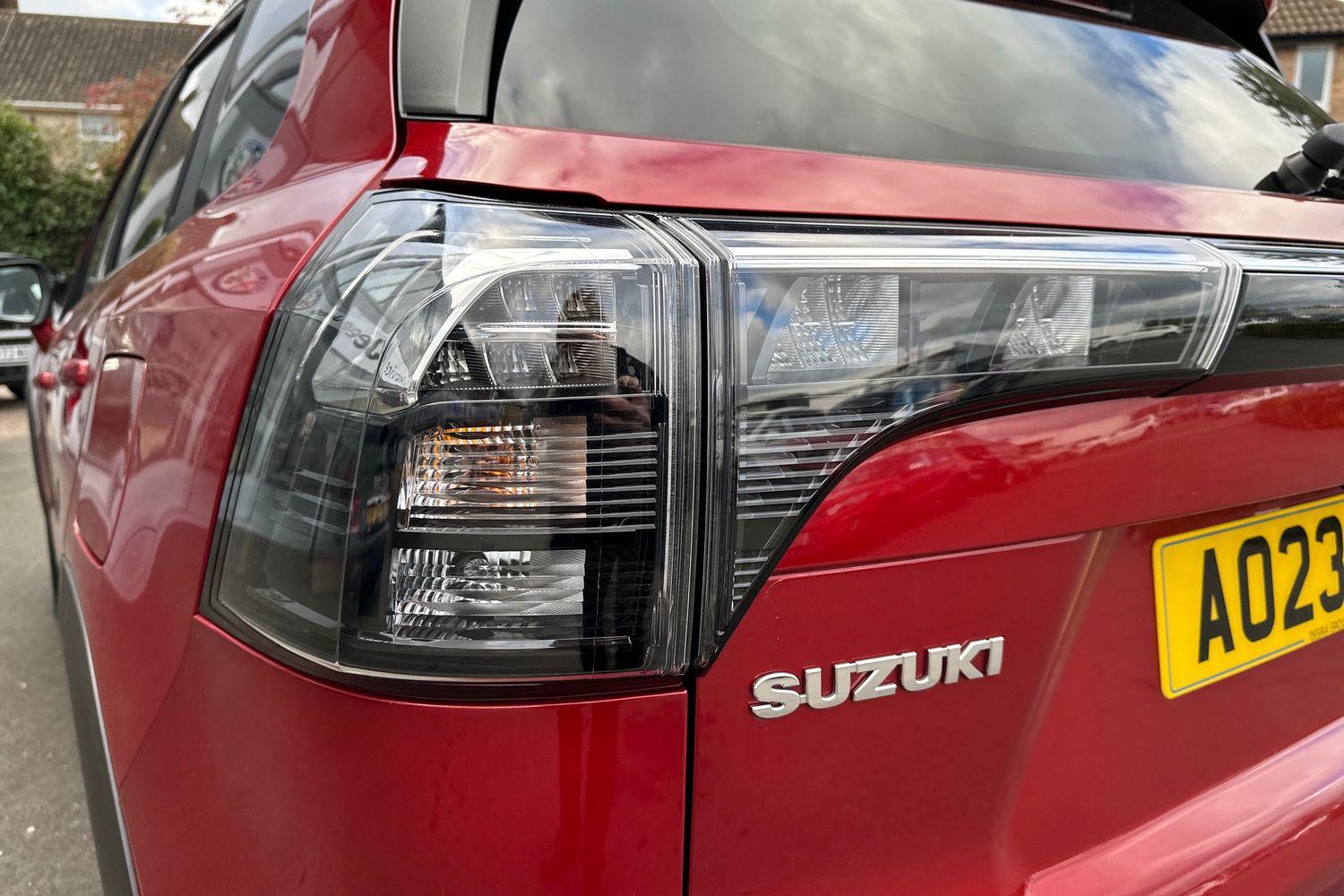 Suzuki S-CROSS Photo 19