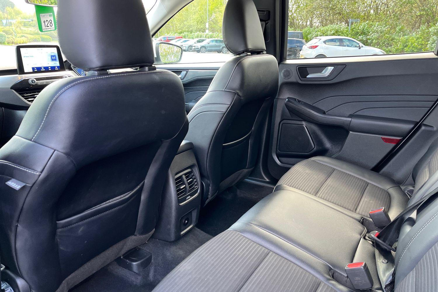 Ford KUGA Photo 35