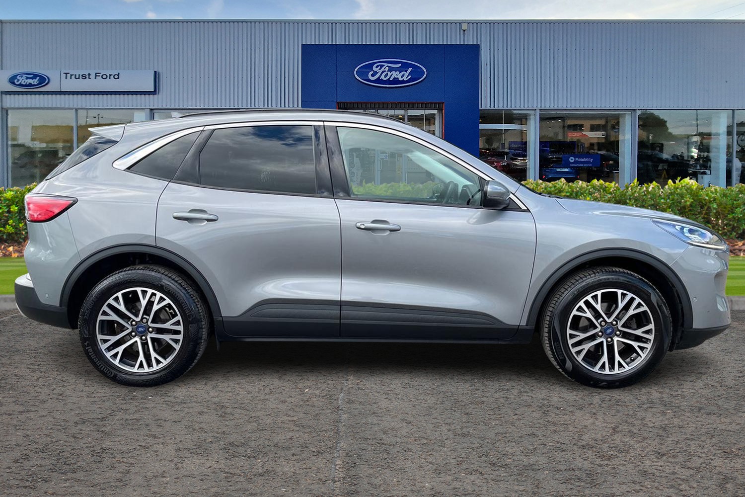 Ford Kuga Photo 2