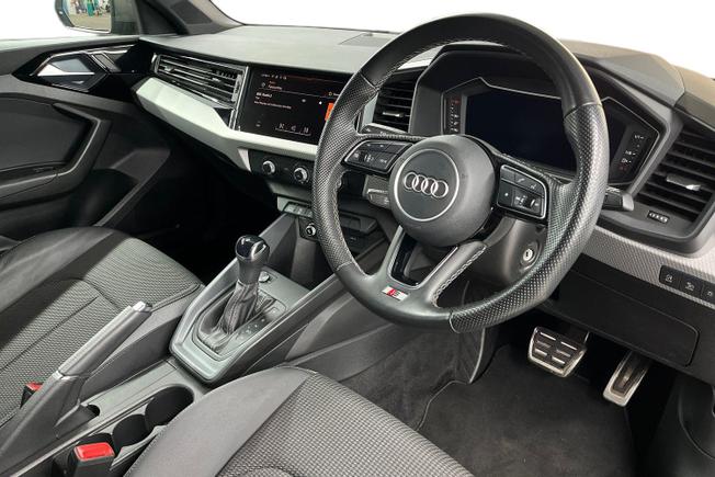AUDI A1 Photo 6
