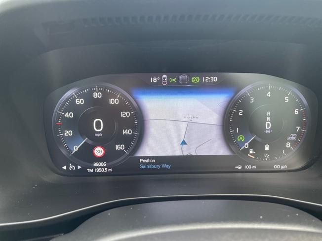 VOLVO XC40 Photo 15