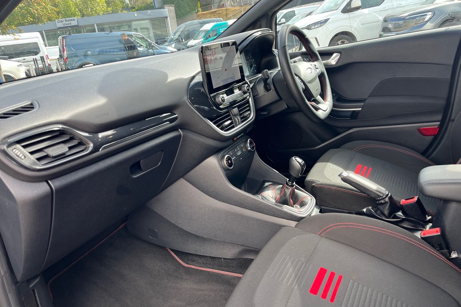 Ford Fiesta Photo 17