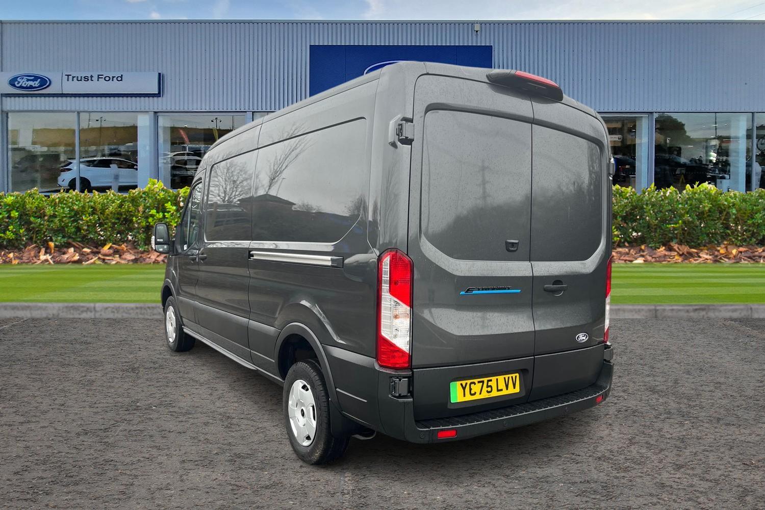 Ford E-TRANSIT Photo 1